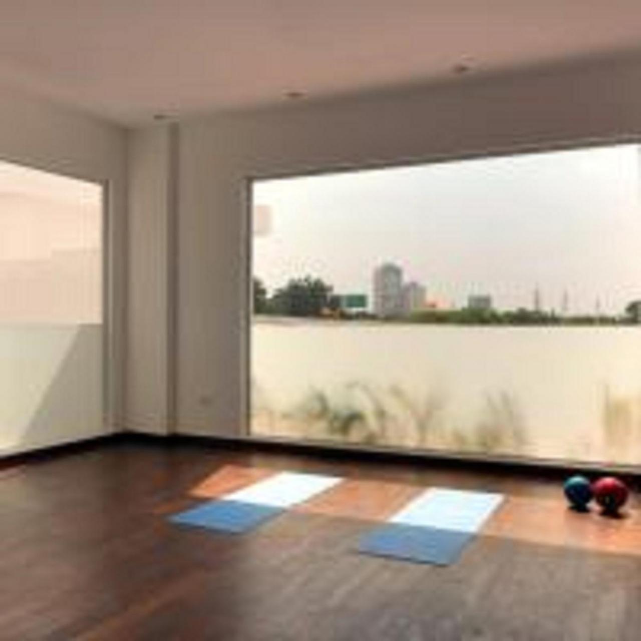 אקרה The Gallery Premier Suites מראה חיצוני תמונה