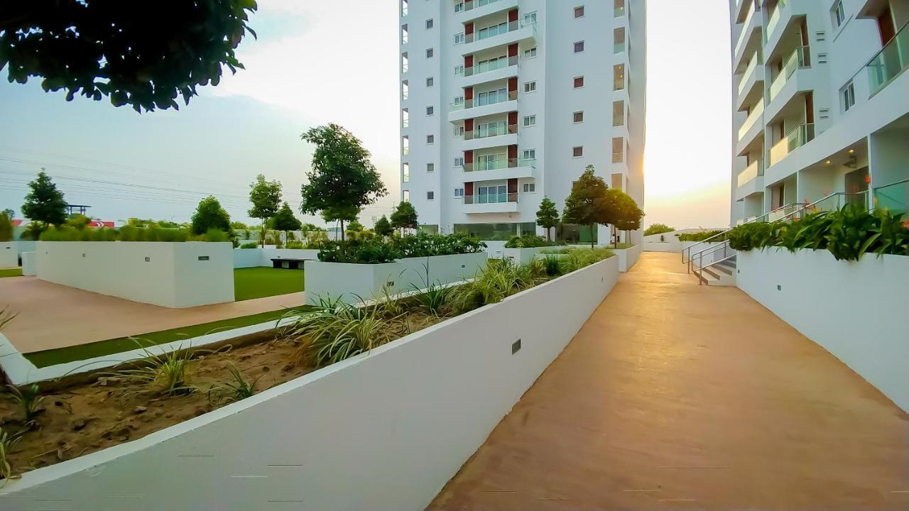 אקרה The Gallery Premier Suites מראה חיצוני תמונה